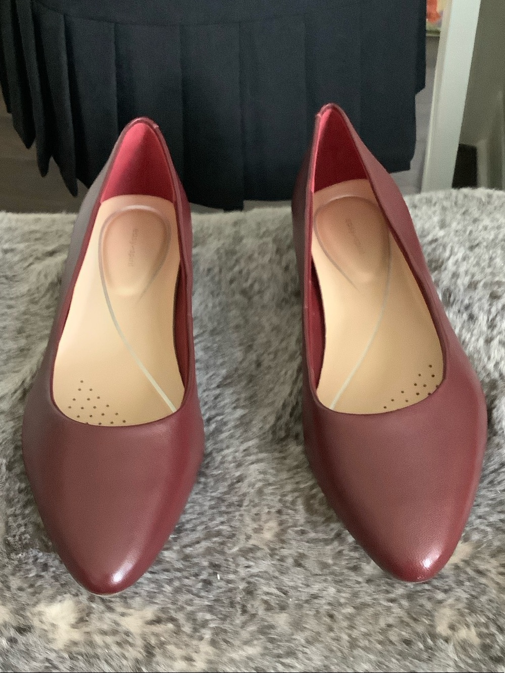 Easy Spirit Leather Women's Pointed Toe Pump in Burgundy